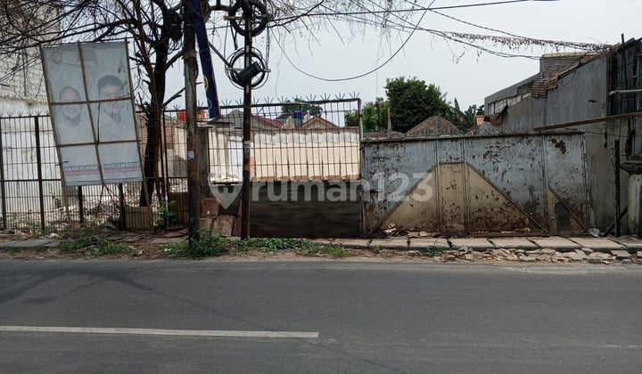 Dijual Tanah strategis di Jl. Raya Kh. Mansyur Gondrong Cipondoh