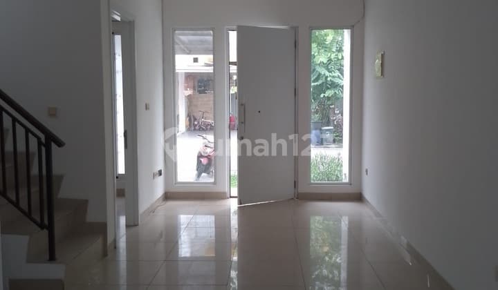 For Rent, Ready-to-Occupy House in Australia Cluster 6x15m, Green Lake City