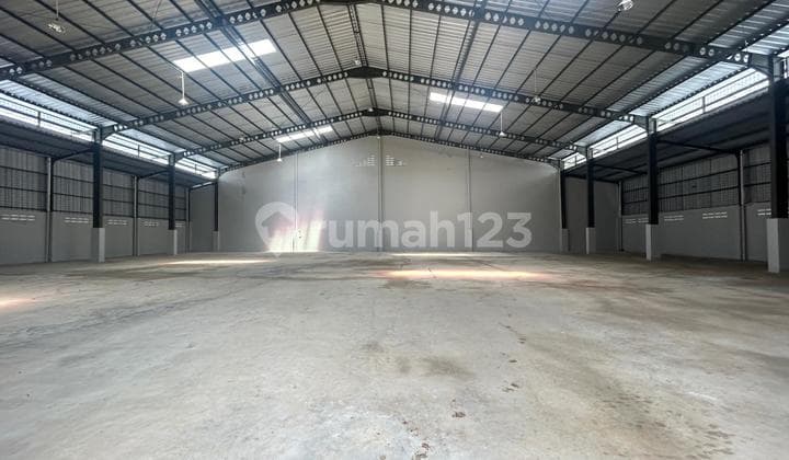 Gudang di pergudangan Kav. DPR Cipondoh Tangerang