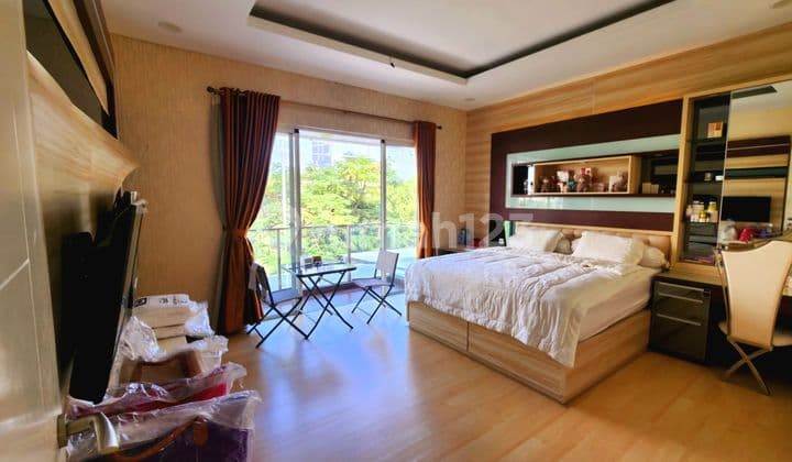 RUMAH Mewah 3 Lantai Rumah Golf Residen at Kemayoran Jakarta Pusat FULL FURNISH