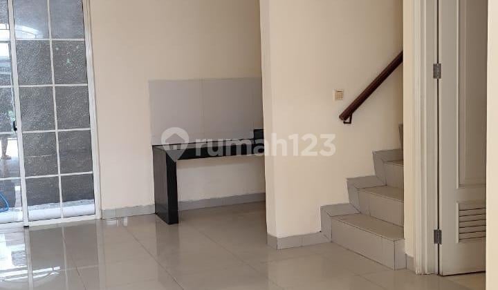 Disewakan Rumah West Europe Green Lake City