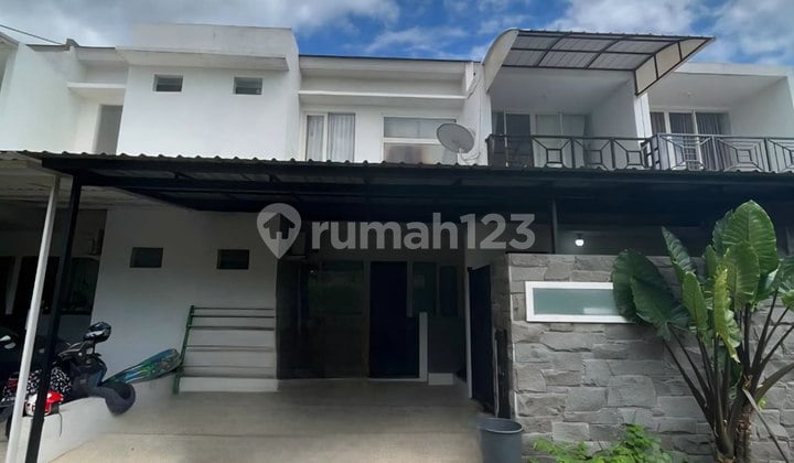 Rumah Decasa Residence Lakarsantri 2 LT Furnished Dekat Citraland