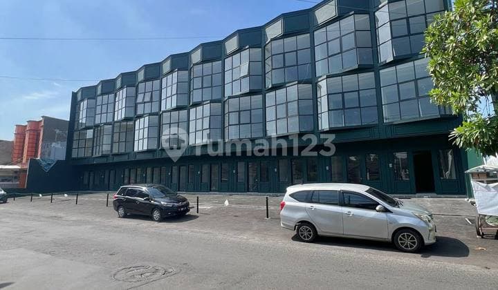 Sewa Ruko Baru Modern Classic Kedung Asem Merr 4 LT Lokasi Ramai