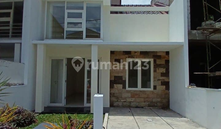 Rumah Baru The Greenlake Wonorejo 1 Lantai Lebar 6 Ceiling Tinggi