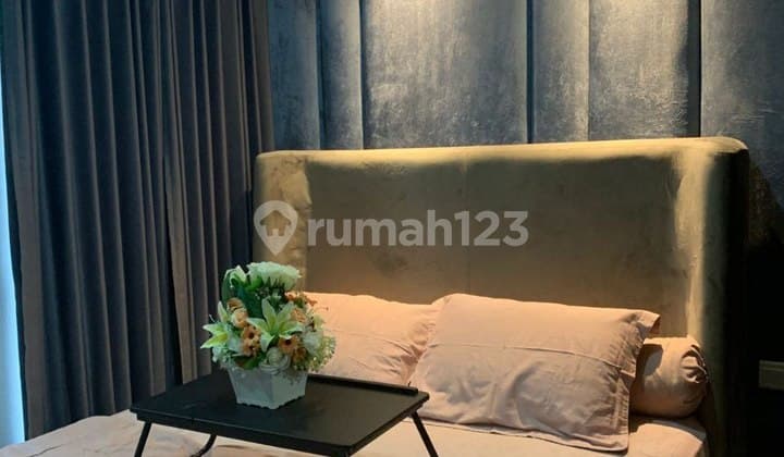 Sewa Apartemen Amor Tipe Studio Lantai 28 Semi Furnish + Balcony