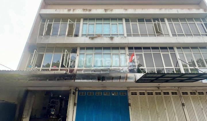 Raya Rungkut Asri Tengah Shop House on Kembar Utama Street in a Busy Area