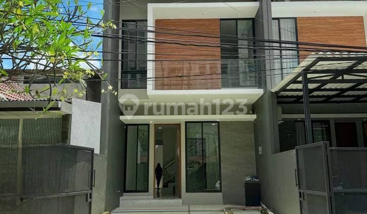 Rumah Baru Sutorejo Prima Indah 2 Lantai Posisi Dekat Gate Masuk
