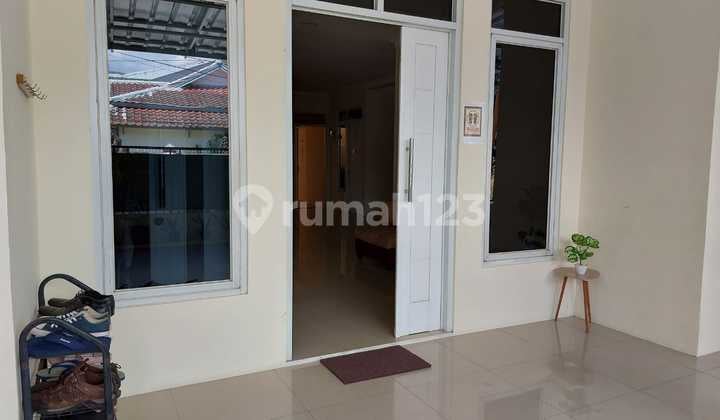 rumah kos masih beroperasional di harapan indah pinggir jalan raya lebar 12.5x20