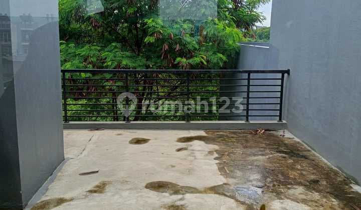 Di Sewakan Ruko Symphoni 3 Lantai Harapan Indah Bekasi Barat