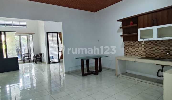 Disewakan Rumah Siap Huni Ifolia Semi Furnishedposisi Strategis Dekat Taman Utama, Hadap Timur-Utara.