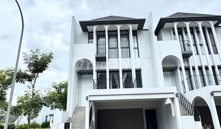 Dijual Rumah Mewah Bsd 3Lantai Hook-Bebas Banjir Dekat Akses Stasiun Kereta dan Tol Aeon Bsd-Kawasan Greenwich Bsd