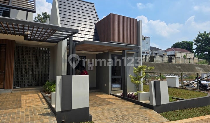 DiJual Rumah 1 Lantai di BSD Tangerang - dekat Tol BSD dan Stasiun Kereta, Rumah Siap Pakai & Lokasi Favorit, Cozy & Asri