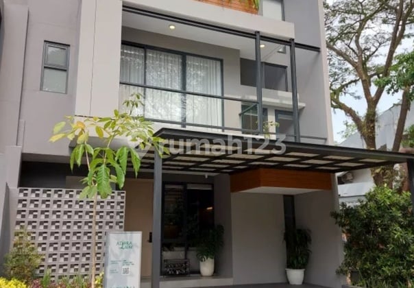 Dijual Rumah Adora Luxe Terravia BSD – Tipe Premium 3 Lantai, Smart Living & Taman Dalam, Lengkap Panel Surya & Smart Door Lock