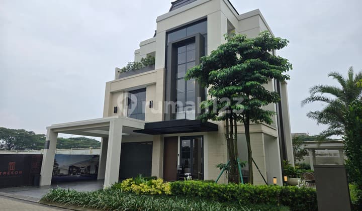 Dijual Rumah Montez Tresor BSD – 3 Lantai, 4 Kamar Tidur Ensuite, Lift & Dry/Wet Kitchen