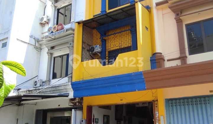 Klampis Aji, Dekat Merr Galaxi Mal, Rungkut.