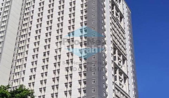 Bale Hinggil Apartemen, Merr Sby