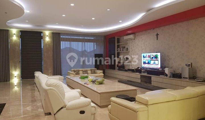 For Sale, Super Comfortable Luxury Home in Kota Baru Parahyangan