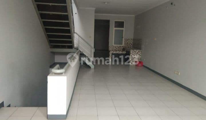 Jarang ada! disewakan Ruko 3 lantai di Kota Baru Parahyangan - Tatar Banyak Niaga