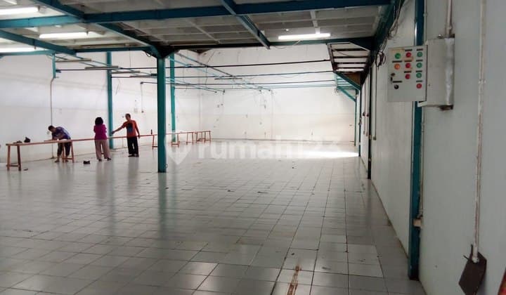 Gudang & Kantor Di Mainroad Amir Machmud Cimahi - Hitung Tanah Saja