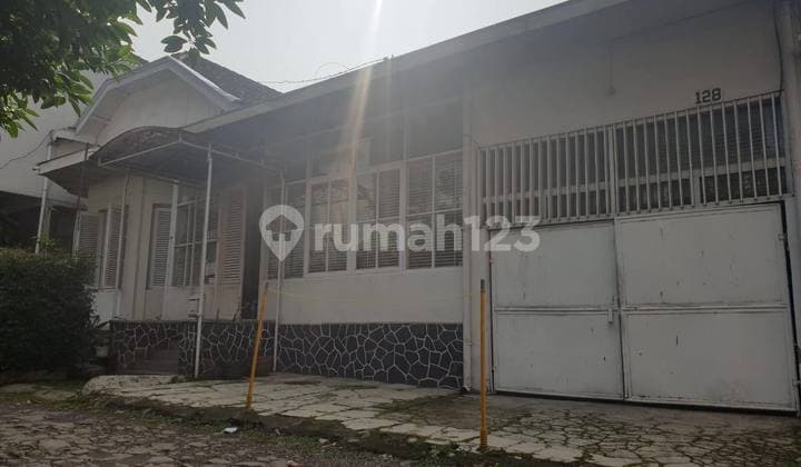 Rumah Hitung Tanah Lokasi Prime Di Dago Cocok Untuk Coffe Shop, Guest House Atau Kantor
