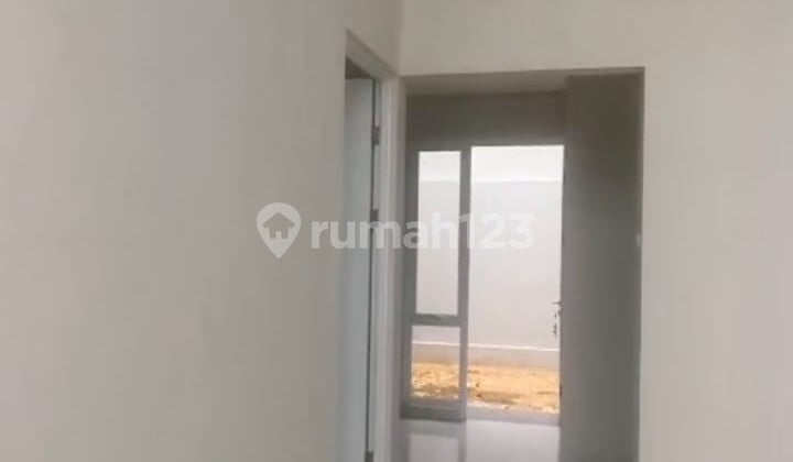 Nego! Rumah Bagus Hadap Tenggara Dekat Pusat Perbelanjaan di Cluster Canna Tangerang
