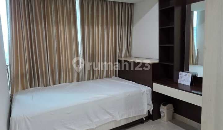 Apartemen St Moritz Kondisi Like New, Full Furnished & Strategis di Puri Indah Jakarta Barat