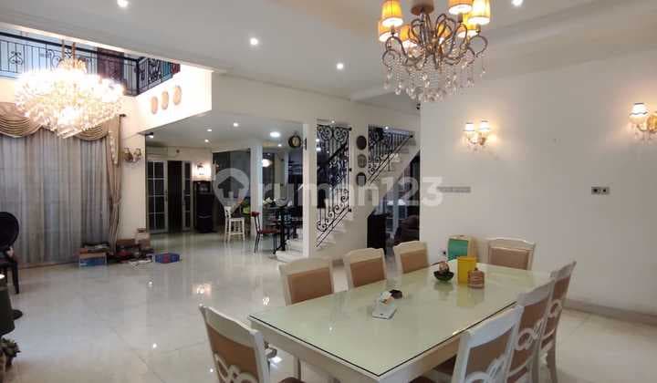 Rumah Mewah dan Luas di Larangan Indah Tangerang