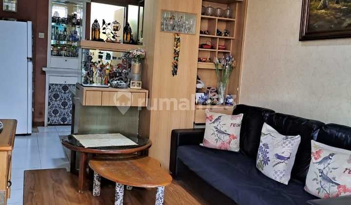 Nego, Rumah Semi Furnished di Griya Permata Cipondoh