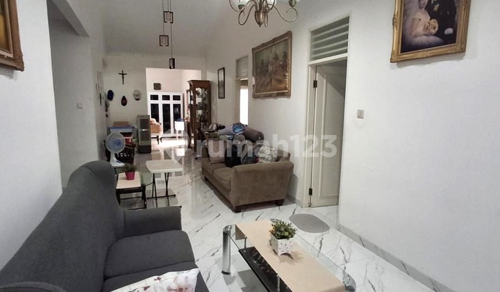 Turun Harga Dari 2,7M Menjadi 2,4M Saja! Nego Sampai Deal! Rumah Semi Furnished 3 Kamar Tidur Bagus dan Strategis di Metland Puri
