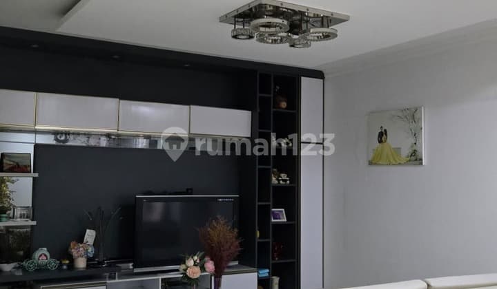 BU Negotiable Until Deal Fully Renovated and Semi-Furnished House in America Cluster Green Lake City