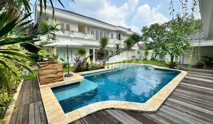 Rumah Mewah Luas + Kolam Renang di Cilandak, LT 982M² - SHM, Harga Nego!