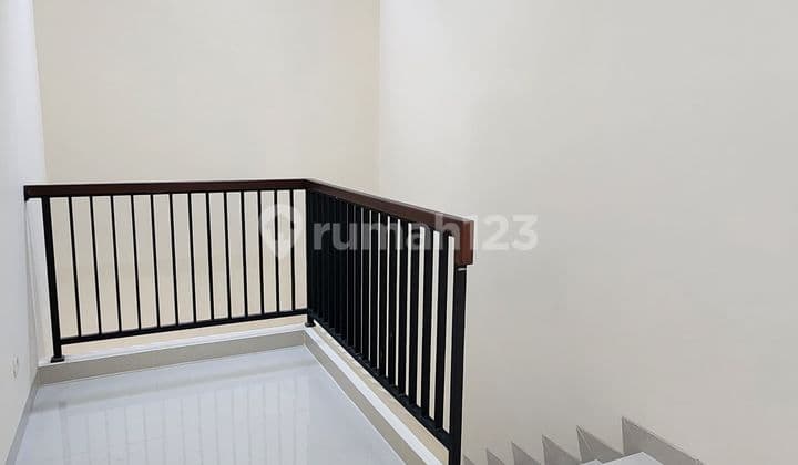 Bisa Nego, Gak Nyangka! Rumah Bagus 2 Lantai di Metland Puri Jakarta Barat Siap Huni Sekarang!