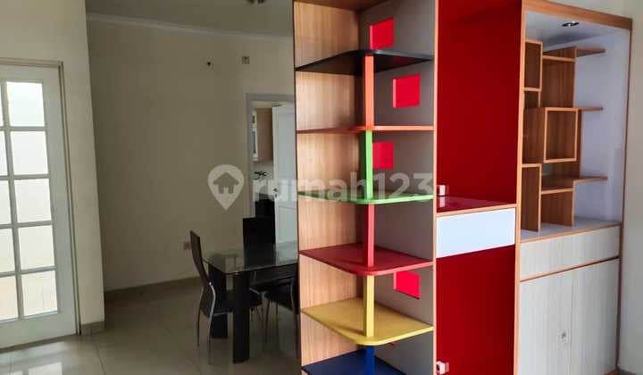 Dijual Cepat! Rumah SHM di Green Lake City, Lingkungan Nyaman