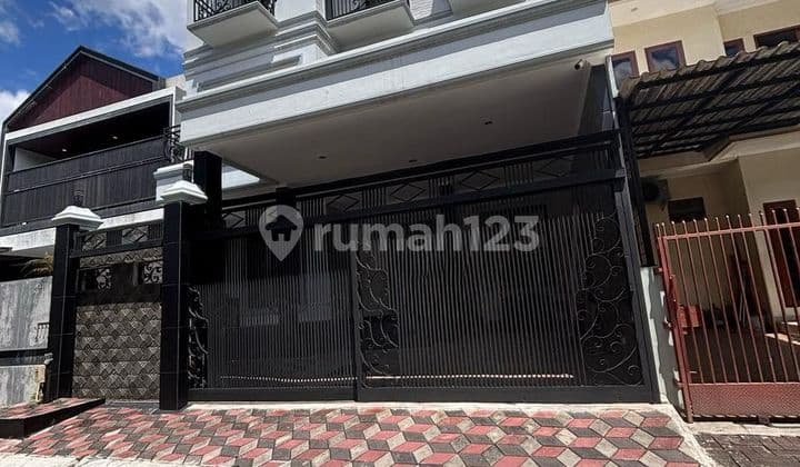 Nego, Rumah Semi Furnished di Kembangan