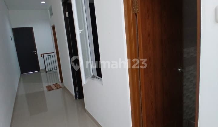 Kesempatan Punya Rumah 3 Lantai di Kebon Jeruk, SHM! bisa Nego!