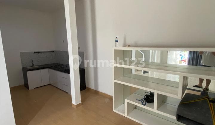 Rumah Dijual Cepat dengan Ruangan yang Luas di Graha Raya