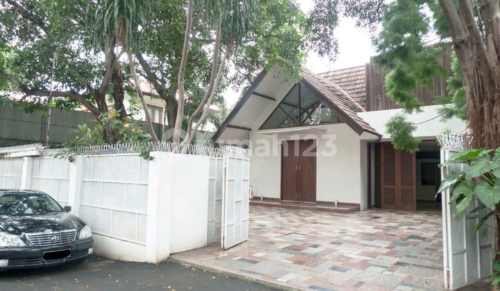 Price negotiable! The house has a small front, but it's surprisingly spacious inside, giving off hidden gem vibes like a private villa in Kemang.