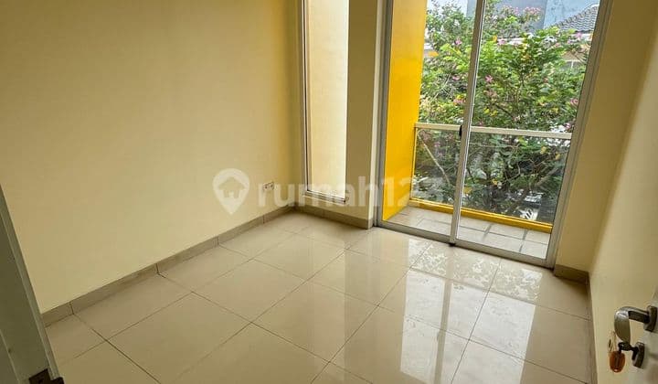 Dijual Cepat! Rumah Modern 2 Lantai di Green Lake City, Jakarta Barat. Nego Tipis!