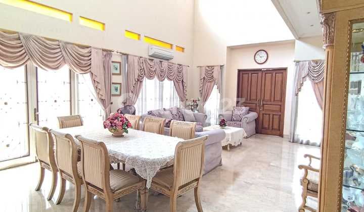Rumah Hook Mewah di Metro Permata 1 - Hadap Taman, Semi Furnish, SHM!
