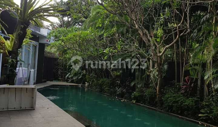 Beautiful house ready to move in. Well-maintained in Bona Vista. South Jakarta.