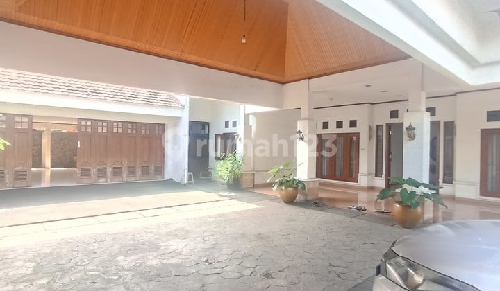 Rumah Mewah Asri Lokasi Cinere