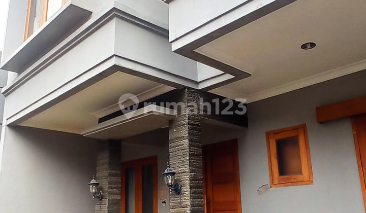 Rumah Lokasi Super Strategis Proklamasi, Menteng