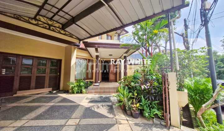 Well-Maintained Classic House in a Safe Area in Pejaten Barat
