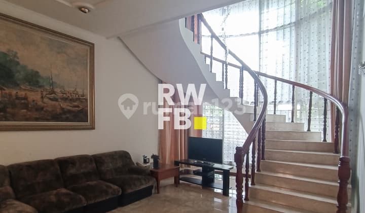 Pondok Indah Rumah 2lantai Belakang Pim 2 Harga Under Njop!