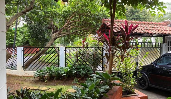 Pondok Indah Rumah Asri Dan Nyaman Dekat Taman Sangat Exclusive