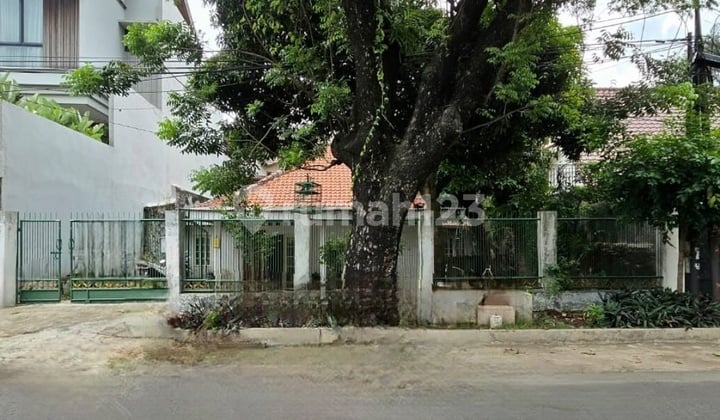 Rumah Hitung Tanah Area Cipaku Kebayoran Baru Dekat Scbd