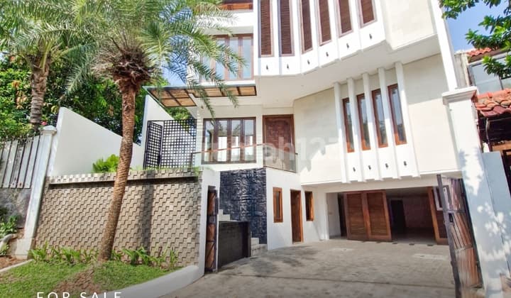 Rumah Modern Cantik Lokasi Onegate Komplek Elite Pondok Indah , Jaksel