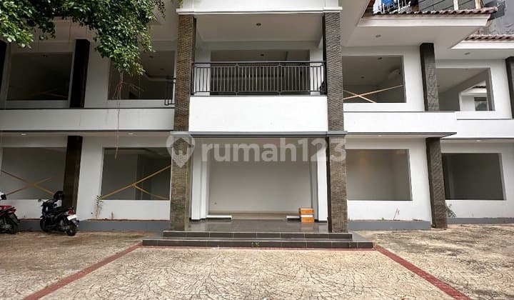Rumah Buat Usaha Area Hos Aminoto,Menteng