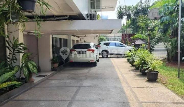 House on Main Street, Commercial Zone, Melawai, Kebayoran Baru