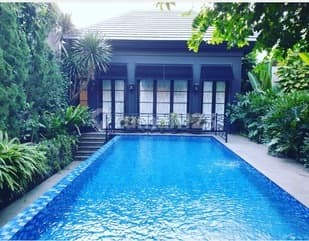 Rumah Megah Bergaya Klasik Area Lebak Bulus, Jaksel Dekat Pusat Bisnis